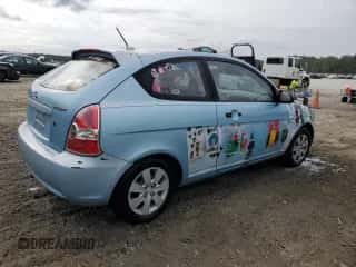 2009 Hyundai Accent Auto GS z VIN KMHCM36CX9U117686, wystawiony jako Copart lot #71089494 z przebiegiem 276 506 mil mil oraz Szkoda całkowita • Salvage title. Historia ofert i sprzedaży dostępna na DreamBid. Obrazek 3.