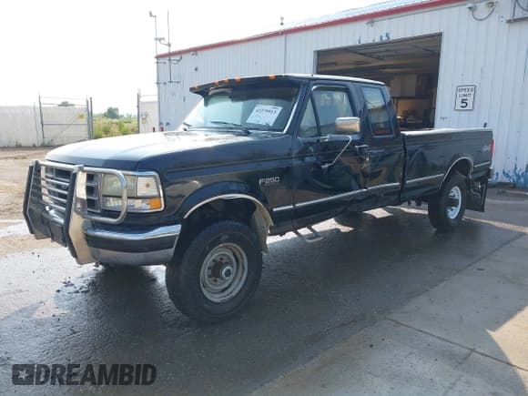 ✅ 1995 Ford F-250 • VIN: 1FTHX26G2SKA62893 • Лот: 42379913. Опубликован ранее на IAAI с пробегом 154 106 миль. Бесплатный доступ к архиву аукционных продаж из США и подробный отчёт об истории автомобиля на DreamBid. Изображение 20.