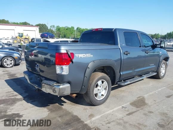 ✅ 2010 Toyota Tundra • VIN: 5TFEY5F11AX097360 • Lot: 41990256. Wystawiony na IAAI z przebiegiem 350 830 mil. Bezpłatny archiwum sprzedaży aukcyjnych z USA i szczegółowy raport historii pojazdu na DreamBid. Zdjęcie 4.