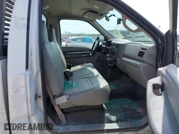 ✅ 2001 Ford F-250 XL • VIN: 1FTNF20L81EB33121 • Lot: 42902232. Listed on IAAI with 148,711 mi. Free auction sales archive from the USA and detailed vehicle history report at DreamBid. Image 5.