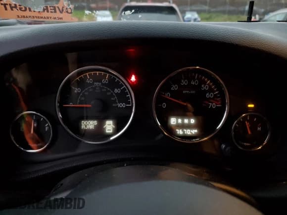 ✅ 2017 Jeep Wrangler Unlimited Rubicon Recon • VIN: 1C4BJWFG0HL504880 • Lot: 93318485. Wystawiony na Copart z przebiegiem 76 704 mil. Bezpłatny archiwum sprzedaży aukcyjnych z USA i szczegółowy raport historii pojazdu na DreamBid. Zdjęcie 9.