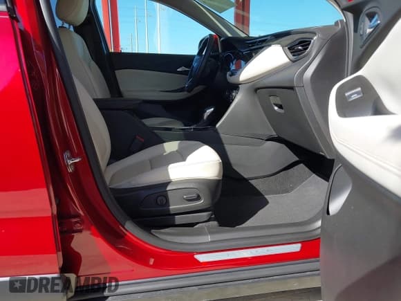 ✅ 2021 Buick Encore GX Essence • VIN: KL4MMFSL9MB112574 • Лот: 43648374. Опубликован ранее на IAAI с пробегом 16 177 миль. Бесплатный доступ к архиву аукционных продаж из США и подробный отчёт об истории автомобиля на DreamBid. Изображение 5.