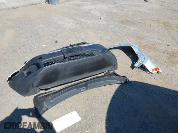 ✅ 2017 Jeep Renegade Latitude • VIN: ZACCJABB9HPG50241 • Lot: 42807253. Listed on IAAI with 61,067 mi. Free auction sales archive from the USA and detailed vehicle history report at DreamBid. Image 12.