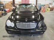 ✅ 2003 Mercedes-Benz C 240 • VIN: WDBRF81J23F365985 • Lot: 85212194. Wystawiony na Copart z przebiegiem 139 328 mil. Bezpłatny archiwum sprzedaży aukcyjnych z USA i szczegółowy raport historii pojazdu na DreamBid. Zdjęcie 5.