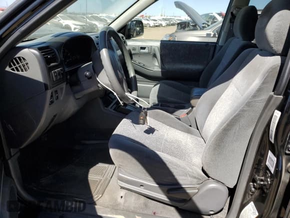 ✅ 2001 Isuzu Rodeo S • VIN: 4S2DM58W914354772 • Lot: 72208564. Wystawiony na Copart z przebiegiem 146 507 mil. Bezpłatny archiwum sprzedaży aukcyjnych z USA i szczegółowy raport historii pojazdu na DreamBid. Zdjęcie 7.