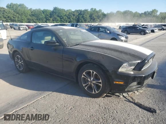 ✅ 2014 Ford Mustang V6 • VIN: 1ZVBP8AM1E5333061 • Лот: 56882415. Опубликован ранее на Copart с пробегом 101 910 миль. Бесплатный доступ к архиву аукционных продаж из США и подробный отчёт об истории автомобиля на DreamBid. Изображение 4.