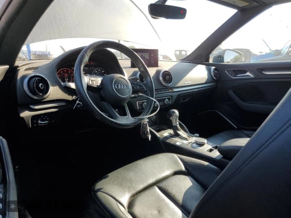 ✅ 2019 Audi A3 Cabriolet Premium Plus • VIN: WAUYELFF3K1032226 • Лот: 68463175. Опубликован ранее на Copart с пробегом 42 957 миль. Бесплатный доступ к архиву аукционных продаж из США и подробный отчёт об истории автомобиля на DreamBid. Изображение 8.