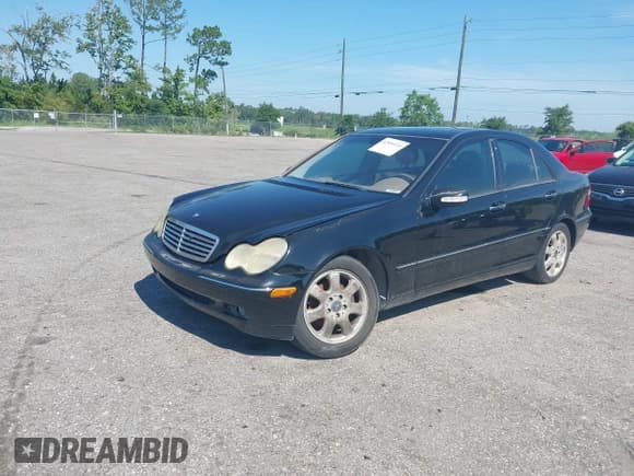✅ 2003 Mercedes-Benz C 240 • VIN: WDBRF61J33A435107 • Lot: 42856134. Wystawiony na IAAI z przebiegiem Nie podano. Bezpłatny archiwum sprzedaży aukcyjnych z USA i szczegółowy raport historii pojazdu na DreamBid. Zdjęcie 2.