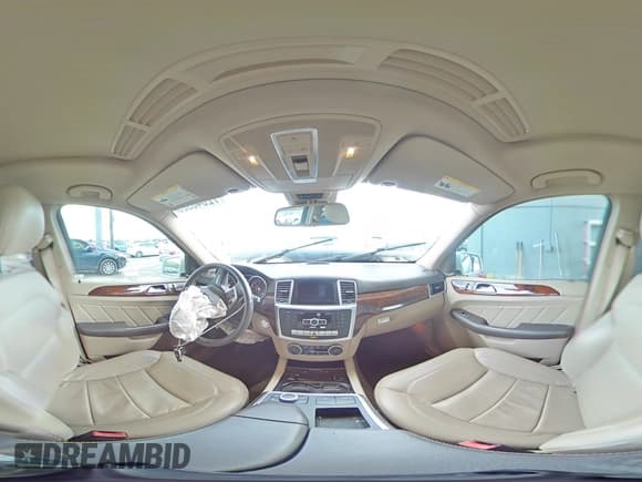 ✅ 2016 Mercedes-Benz GL 450 • VIN: 4JGDF6EE5GA640793 • Lot: 72046925. Wystawiony na Copart z przebiegiem 58 795 mil. Bezpłatny archiwum sprzedaży aukcyjnych z USA i szczegółowy raport historii pojazdu na DreamBid. Zdjęcie 16.