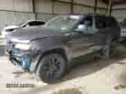 2018 Jeep Grand Cherokee Altitude z VIN 1C4RJFAG1JC390447, wystawiony jako Copart lot #90273155 z przebiegiem 133 723 mil mil oraz Szkoda całkowita • Salvage title. Historia ofert i sprzedaży dostępna na DreamBid. Obrazek 1.