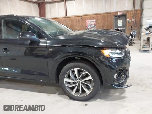 ✅ 2024 Audi Q5 S line Premium • VIN: WA1GAAFY0R2117670 • Лот: 43128605. Опубликован ранее на IAAI с пробегом 3 521 миль. Бесплатный доступ к архиву аукционных продаж из США и подробный отчёт об истории автомобиля на DreamBid. Изображение 18.