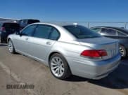 ✅ 2007 BMW 7 Series 750Li • VIN: WBAHN83537DT72703 • Lot: 43910667. Wystawiony na IAAI z przebiegiem 100 680 mil. Bezpłatny archiwum sprzedaży aukcyjnych z USA i szczegółowy raport historii pojazdu na DreamBid. Zdjęcie 3.