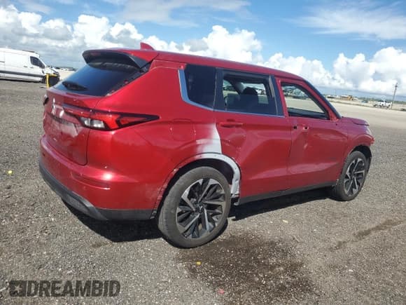 ✅ 2022 Mitsubishi Outlander ES • VIN: JA4J3TA80NZ032218 • Лот: 82303925. Опубликован ранее на Copart с пробегом 66 365 миль. Бесплатный доступ к архиву аукционных продаж из США и подробный отчёт об истории автомобиля на DreamBid. Изображение 3.