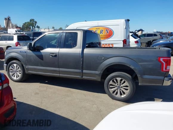 ✅ 2015 Ford F-150 XL • VIN: 1FTEX1C82FKF05771 • Lot: 43480468. Wystawiony na IAAI z przebiegiem 190 738 mil. Bezpłatny archiwum sprzedaży aukcyjnych z USA i szczegółowy raport historii pojazdu na DreamBid. Zdjęcie 14.