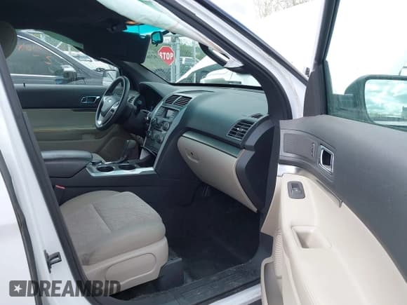 ✅ 2014 Ford Explorer • VIN: 1FM5K8B8XEGB08492 • Lot: 42165666. Wystawiony na IAAI z przebiegiem 190 954 mil. Bezpłatny archiwum sprzedaży aukcyjnych z USA i szczegółowy raport historii pojazdu na DreamBid. Zdjęcie 5.