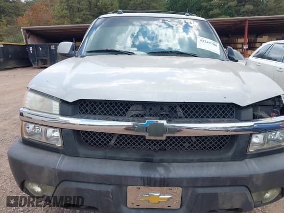 ✅ 2004 Chevrolet Avalanche Z66 • VIN: 3GNEC12T04G275497 • Lot: 43249708. Listed on IAAI with Not provided. Free auction sales archive from the USA and detailed vehicle history report at DreamBid. Image 6.