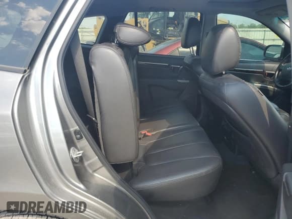 ✅ 2012 Hyundai Santa Fe Limited • VIN: 5XYZK3AB0CG095385 • Lot: 52490164. Listed on Copart with Not provided. Free auction sales archive from the USA and detailed vehicle history report at DreamBid. Image 10.