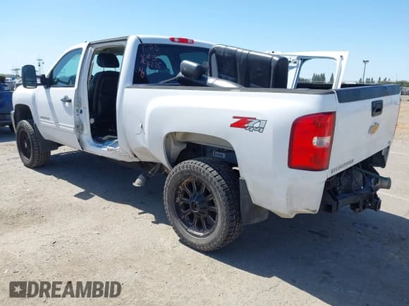 ✅ 2012 Chevrolet Silverado 2500HD LT • VIN: 1GC1KXC81CF222833 • Лот: 42322440. Опубликован ранее на IAAI с пробегом 218 076 миль. Бесплатный доступ к архиву аукционных продаж из США и подробный отчёт об истории автомобиля на DreamBid. Изображение 3.