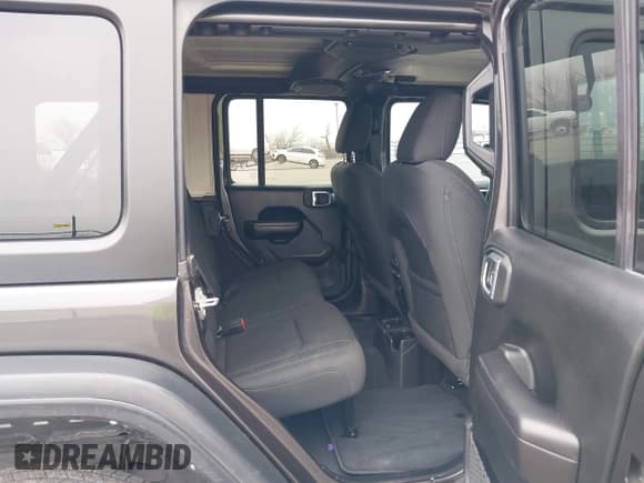 ✅ 2021 Jeep Wrangler Unlimited Willys • VIN: 1C4HJXDM4MW825094 • Lot: 41515794. Wystawiony na IAAI z przebiegiem 41 653 mil. Bezpłatny archiwum sprzedaży aukcyjnych z USA i szczegółowy raport historii pojazdu na DreamBid. Zdjęcie 8.