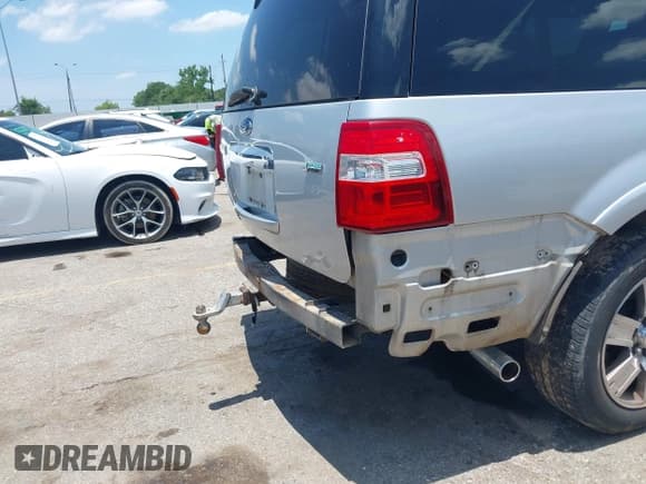 ✅ 2010 Ford Expedition Max Limited • VIN: 1FMJK1K54AEA54236 • Lot: 42446898. Listed on IAAI with 166,775 mi. Free auction sales archive from the USA and detailed vehicle history report at DreamBid. Image 6.