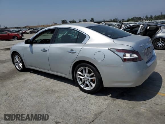 ✅ 2013 Nissan Maxima S • VIN: 1N4AA5AP3DC835028 • Лот: 60489005. Опубликован ранее на Copart с пробегом 154 962 миль. Бесплатный доступ к архиву аукционных продаж из США и подробный отчёт об истории автомобиля на DreamBid. Изображение 2.