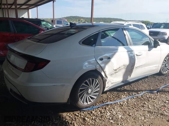 ✅ 2021 Hyundai Sonata Limited • VIN: KMHL54JJ8MA021977 • Lot: 43309202. Listed on IAAI with 127,880 mi. Free auction sales archive from the USA and detailed vehicle history report at DreamBid. Image 6.