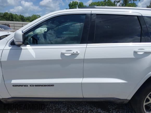 ✅ 2018 Jeep Grand Cherokee Limited • VIN: 1C4RJEBG8JC339908 • Lot: 42442483. Listed on IAAI with 42,626 mi. Free auction sales archive from the USA and detailed vehicle history report at DreamBid. Image 14.
