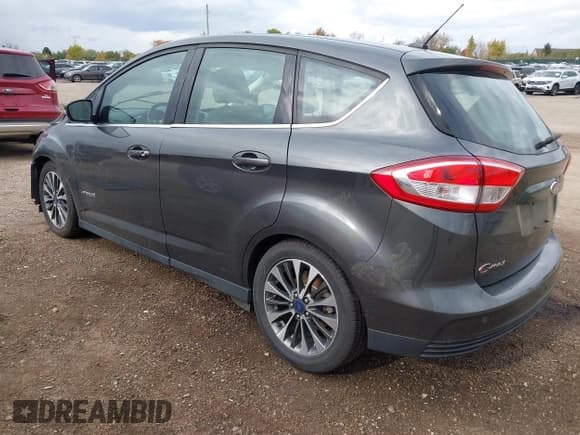 ✅ 2017 Ford C-Max Titanium • VIN: 1FADP5DU0HL116693 • Lot: 43510817. Wystawiony na IAAI z przebiegiem 95 757 mil. Bezpłatny archiwum sprzedaży aukcyjnych z USA i szczegółowy raport historii pojazdu na DreamBid. Zdjęcie 3.