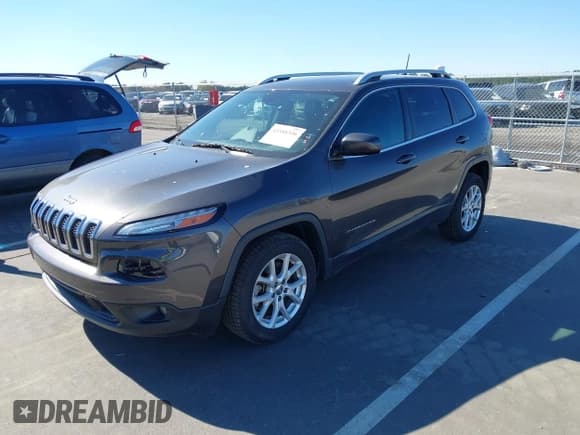 ✅ 2018 Jeep Cherokee Latitude Plus • VIN: 1C4PJLLB7JD538151 • Lot: 43588346. Listed on IAAI with 118,483 mi. Free auction sales archive from the USA and detailed vehicle history report at DreamBid. Image 2.