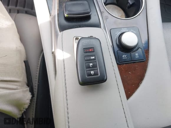 ✅ 2017 Lexus RX 450h • VIN: 2T2BGMCA8HC015536 • Lot: 42130137. Wystawiony na IAAI z przebiegiem 110 842 mil. Bezpłatny archiwum sprzedaży aukcyjnych z USA i szczegółowy raport historii pojazdu na DreamBid. Zdjęcie 11.