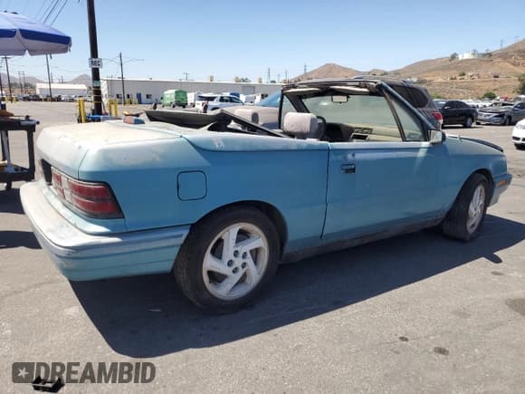✅ 1993 Dodge Shadow • VIN: 3B3XP45K6PT583605 • Lot: 61041005. Listed on Copart with 166,515 mi. Free auction sales archive from the USA and detailed vehicle history report at DreamBid. Image 3.