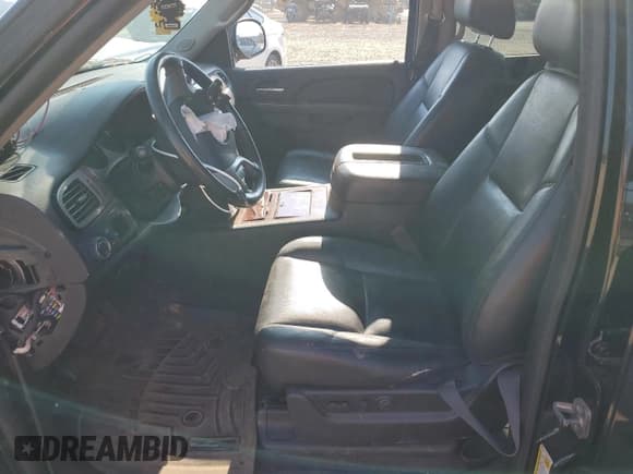 ✅ 2013 Chevrolet Suburban LTZ • VIN: 1GNSCKE0XDR374953 • Lot: 69273055. Wystawiony na Copart z przebiegiem Nie podano. Bezpłatny archiwum sprzedaży aukcyjnych z USA i szczegółowy raport historii pojazdu na DreamBid. Zdjęcie 7.