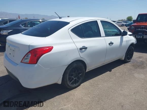 ✅ 2018 Nissan Versa SV • VIN: 3N1CN7APXJL853421 • Lot: 42459670. Listed on IAAI with 58,989 mi. Free auction sales archive from the USA and detailed vehicle history report at DreamBid. Image 4.