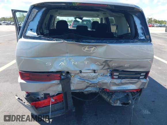 ✅ 2024 Hyundai Santa Fe SE • VIN: 5NMP14GL7RH066044 • Lot: 43533817. Listed on IAAI with 30,027 mi. Free auction sales archive from the USA and detailed vehicle history report at DreamBid. Image 6.