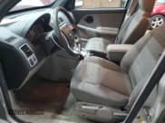 ✅ 2007 Chevrolet Equinox LS • VIN: 2CNDL23F776077529 • Лот: 54408665. Опубликован ранее на Copart с пробегом 231 479 миль. Бесплатный доступ к архиву аукционных продаж из США и подробный отчёт об истории автомобиля на DreamBid. Изображение 7.