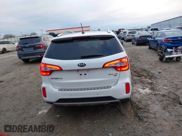 ✅ 2014 Kia Sorento SX • VIN: 5XYKW4A70EG451120 • Lot: 41309727. Listed on IAAI with 106,262 mi. Free auction sales archive from the USA and detailed vehicle history report at DreamBid. Image 16.