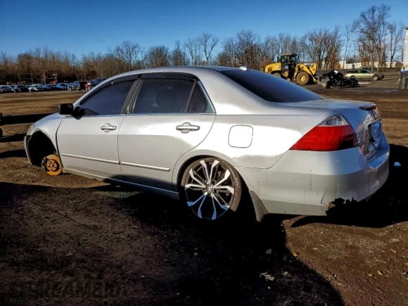 ✅ 2006 Honda Accord EX-L • VIN: 1HGCM56816A041074 • Lot: 96804475. Listed on Copart with 213,827 mi. Free auction sales archive from the USA and detailed vehicle history report at DreamBid. Image 2.
