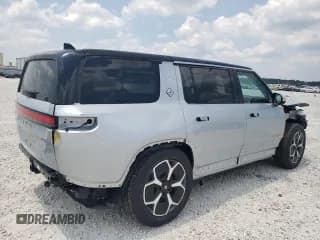 ✅ 2024 Rivian R1S Adventure • VIN: 7PDSGABA5RN034380 • Lot: 66369964. Wystawiony na Copart z przebiegiem 24 mil. Bezpłatny archiwum sprzedaży aukcyjnych z USA i szczegółowy raport historii pojazdu na DreamBid. Zdjęcie 3.
