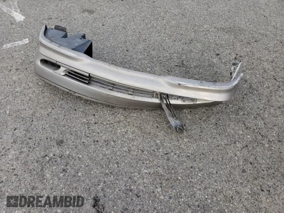 ✅ 1998 Mercedes-Benz C 230/260/280/320 • VIN: WDBHA23GXWA648709 • Лот: 92132255. Опубликован ранее на Copart с пробегом Не указан. Бесплатный доступ к архиву аукционных продаж из США и подробный отчёт об истории автомобиля на DreamBid. Изображение 12.