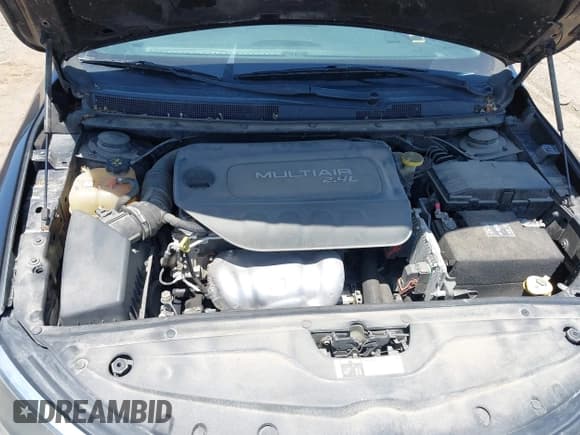 ✅ 2015 Chrysler 200 Limited • VIN: 1C3CCCAB8FN670305 • Lot: 42574164. Listed on IAAI with 224,319 mi. Free auction sales archive from the USA and detailed vehicle history report at DreamBid. Image 10.