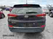 2017 Hyundai Tucson SE z VIN KM8J23A48HU262124, wystawiony jako Copart lot #80371885 z przebiegiem 160 361 mil mil oraz Szkoda całkowita • Salvage title. Historia ofert i sprzedaży dostępna na DreamBid. Obrazek 6.