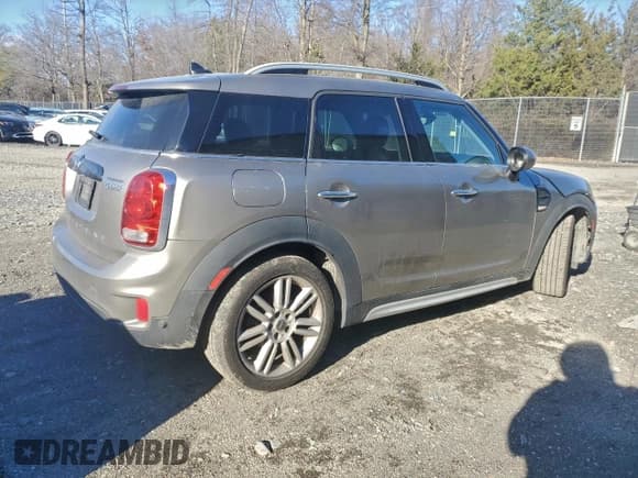 ✅ 2018 MINI Countryman Cooper • VIN: WMZYS7C39J3E08964 • Lot: 95867105. Wystawiony na Copart z przebiegiem 96 641 mil. Bezpłatny archiwum sprzedaży aukcyjnych z USA i szczegółowy raport historii pojazdu na DreamBid. Zdjęcie 3.