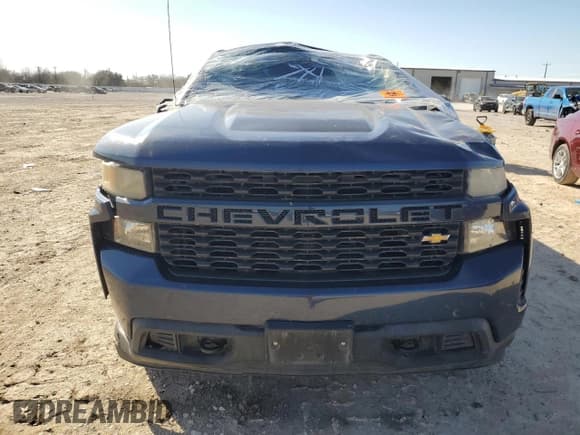 ✅ 2020 Chevrolet Silverado 1500 Custom • VIN: 1GCRWBEK5LZ312066 • Lot: 88494515. Wystawiony na Copart z przebiegiem Nie podano. Bezpłatny archiwum sprzedaży aukcyjnych z USA i szczegółowy raport historii pojazdu na DreamBid. Zdjęcie 5.