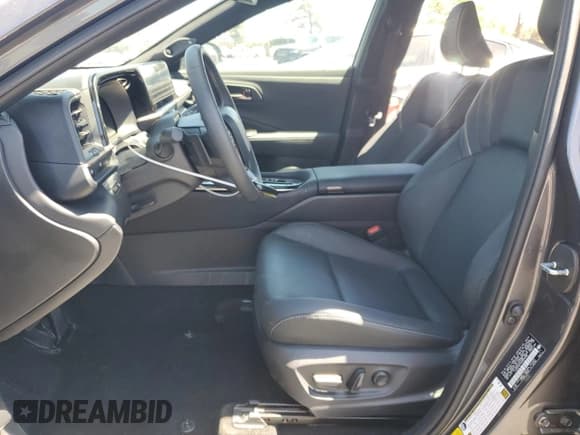 ✅ 2024 Toyota Crown Platinum • VIN: JTDAFAAFXR3009988 • Лот: 60630005. Опубликован ранее на Copart с пробегом 18 895 миль. Бесплатный доступ к архиву аукционных продаж из США и подробный отчёт об истории автомобиля на DreamBid. Изображение 7.