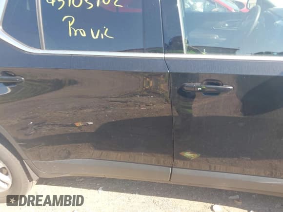 ✅ 2018 Chevrolet Traverse LS • VIN: 1GNEVFKW3JJ111155 • Lot: 43103902. Wystawiony na IAAI z przebiegiem 121 285 mil. Bezpłatny archiwum sprzedaży aukcyjnych z USA i szczegółowy raport historii pojazdu na DreamBid. Zdjęcie 13.