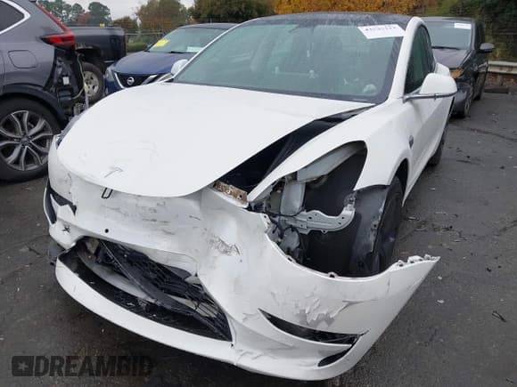 ✅ 2020 Tesla Model 3 Standard Range Plus • VIN: 5YJ3E1EA8LF660377 • Lot: 43582112. Wystawiony na IAAI z przebiegiem 37 420 mil. Bezpłatny archiwum sprzedaży aukcyjnych z USA i szczegółowy raport historii pojazdu na DreamBid. Zdjęcie 6.