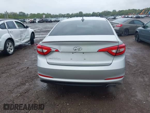 2015 Hyundai Sonata SE z VIN 5NPE24AF9FH222543, wystawiony jako IAAI lot #43351081 z przebiegiem 54 367 mil mil oraz . Historia ofert i sprzedaży dostępna na DreamBid. Obrazek 16.