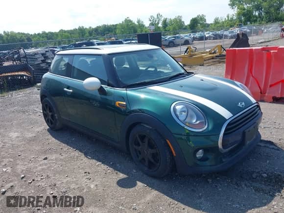 2016 MINI Hardtop with VIN WMWXP5C52G2D14536, listed as a IAAI auction lot 42565690 with 62,682 mi miles and . Bid and sale history available at DreamBid. Image 1.