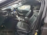 ✅ 2024 Ford Explorer XLT • VIN: 1FMSK8DH8RGA03715 • Lot: 95565915. Wystawiony na Copart z przebiegiem 63 262 mil. Bezpłatny archiwum sprzedaży aukcyjnych z USA i szczegółowy raport historii pojazdu na DreamBid. Zdjęcie 7.