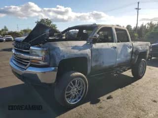2017 Chevrolet Silverado 1500 LT с VIN 3GCUKREC7HG273236, выставлен на аукционе Copart как лот 82217865 с пробегом Не указан миль и На запчасти • Non repairable. История ставок и продаж доступна на DreamBid. Изображение 1.